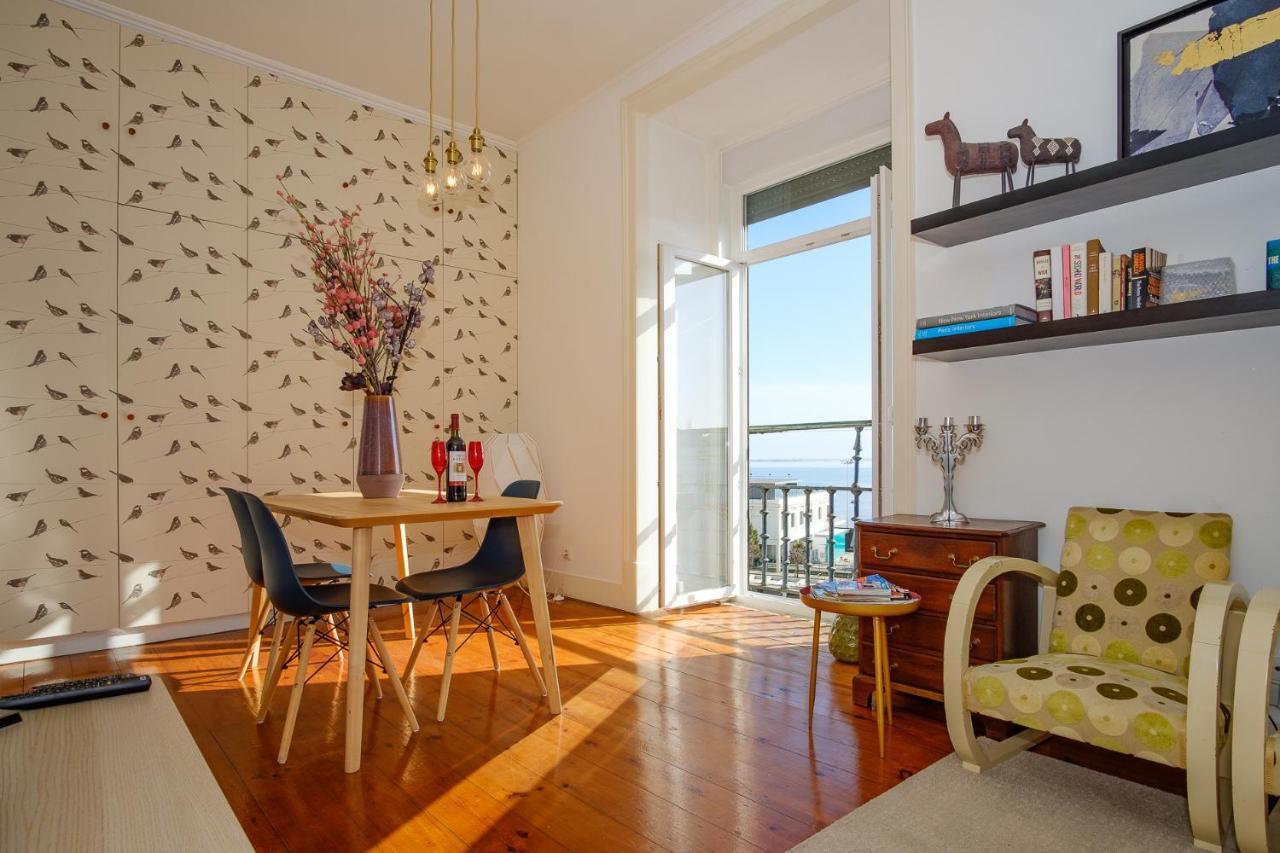 Apartment With A View *